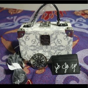 NWT EXCLUSIVE loungefly Nightmare before Christmas